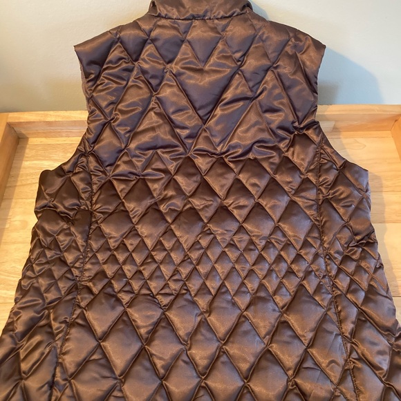 Women's Lands’ End Quilted Brown Vest - Picture 3 of 6